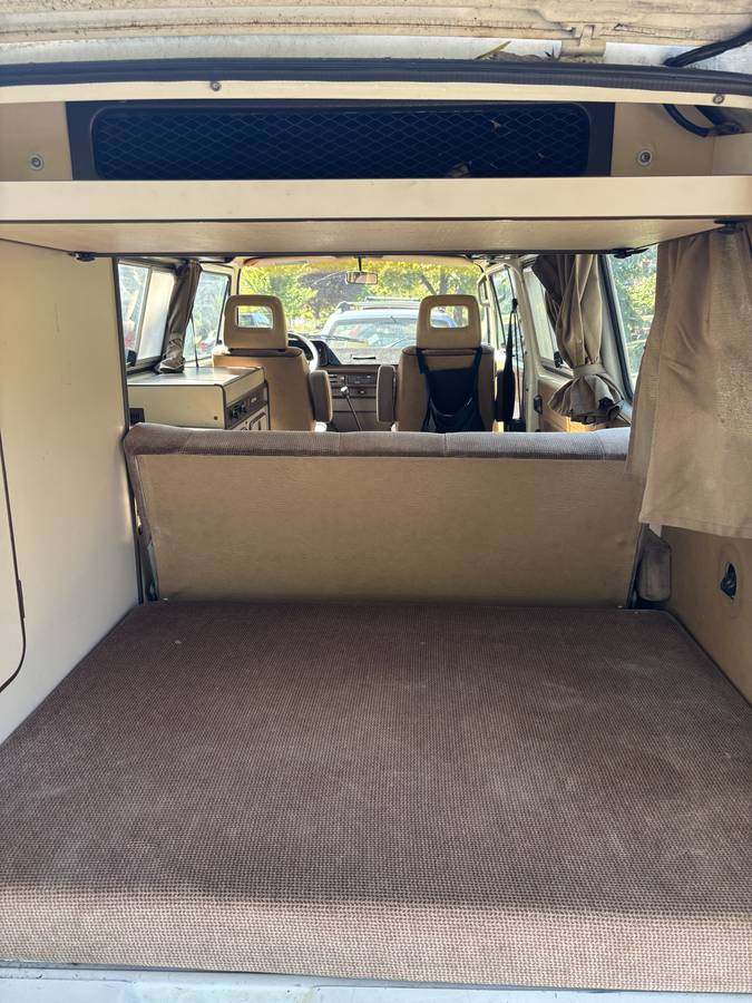 Vw-vanagon-1985-white-2