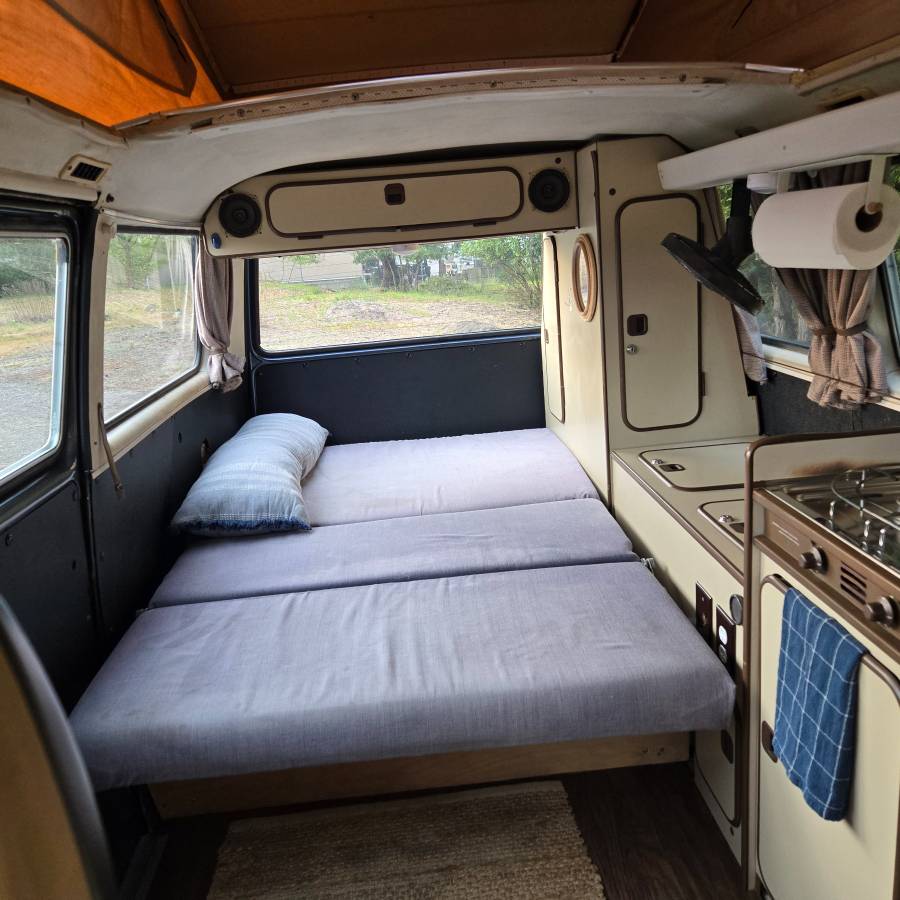 Vw-vanagon-camper-1980-grey-16