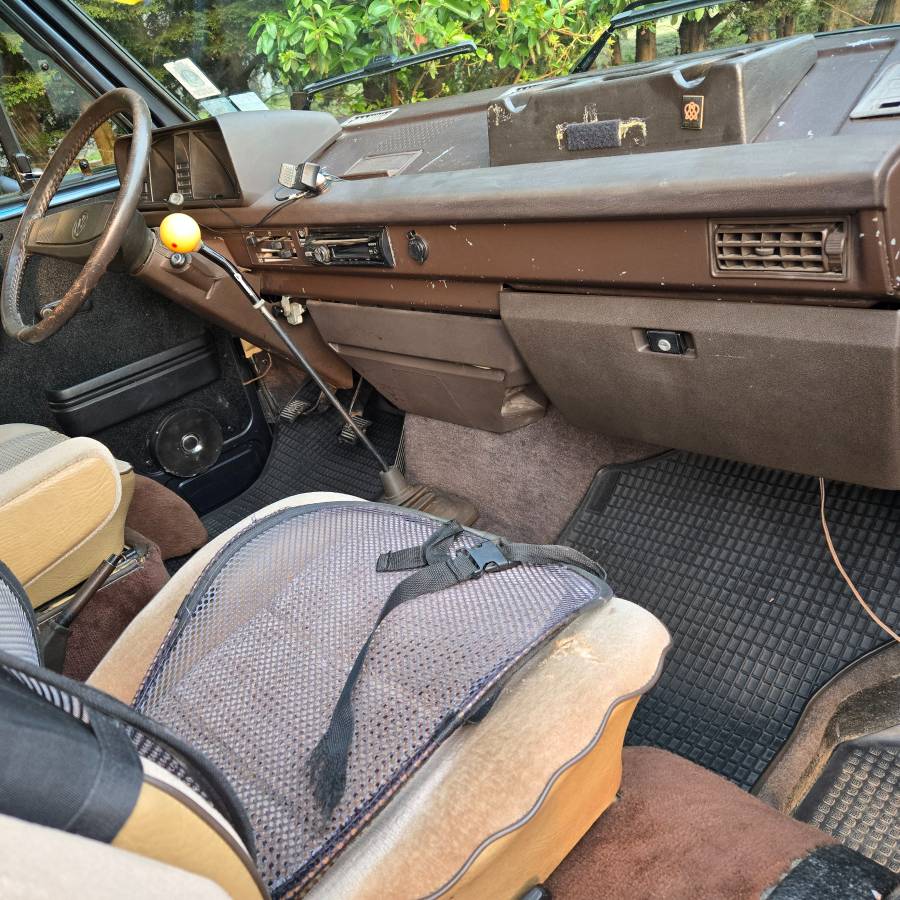 Vw-vanagon-camper-1980-grey-4