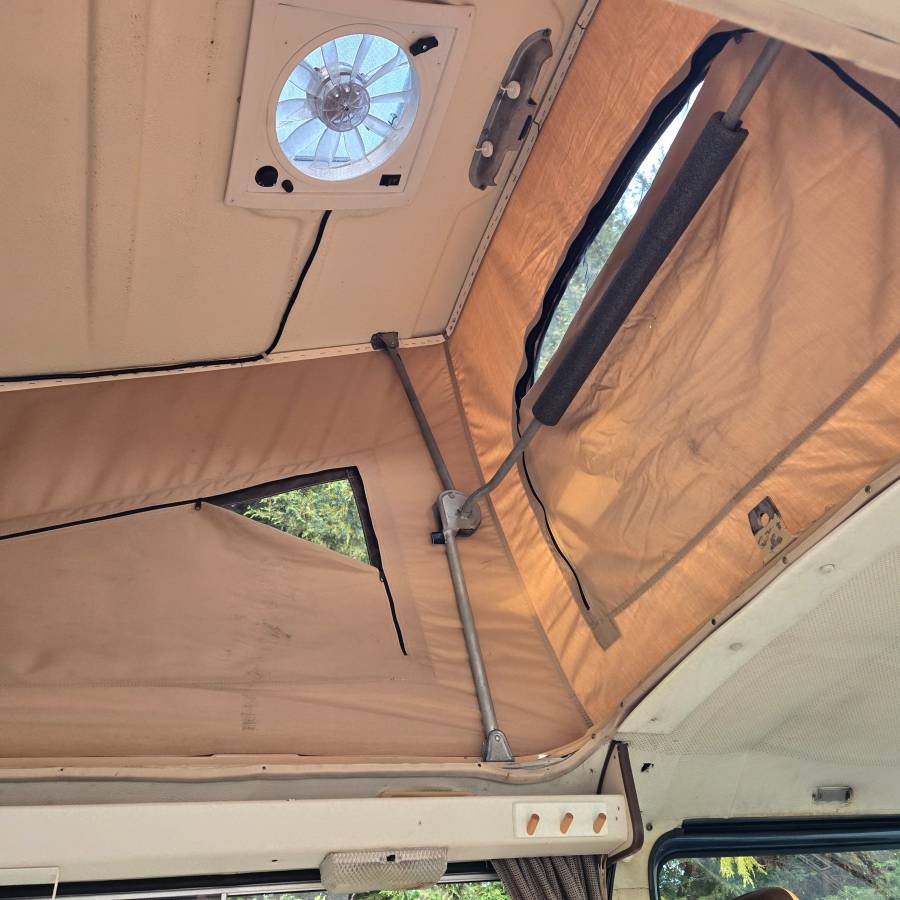 Vw-vanagon-camper-1980-grey-5