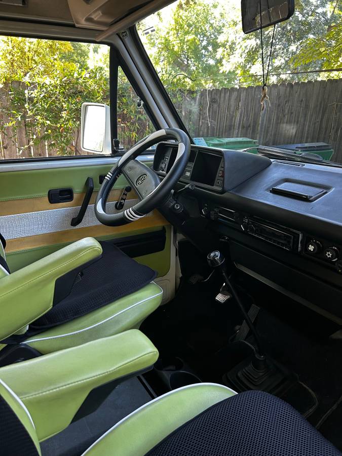 Vw-vanagon-passenger-1990-white-1
