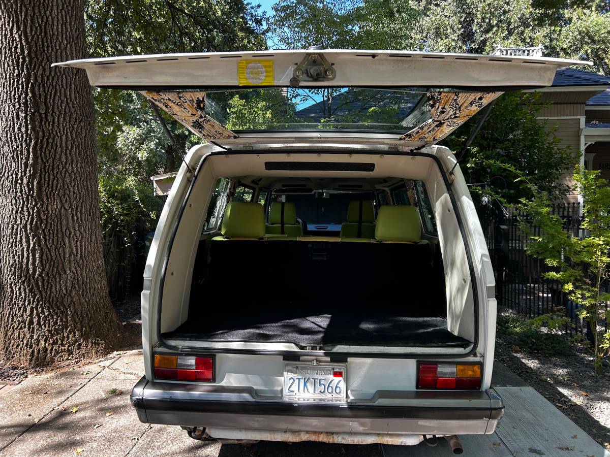 Vw-vanagon-passenger-1990-white-13
