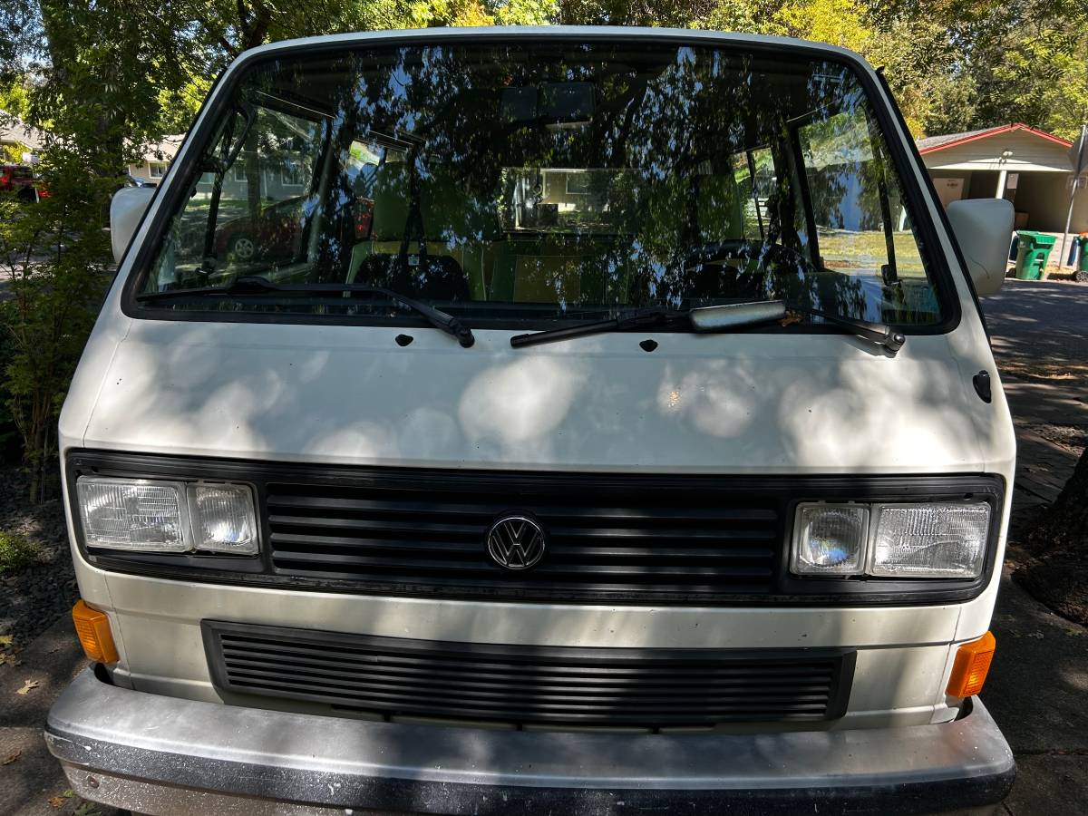Vw-vanagon-passenger-1990-white-14