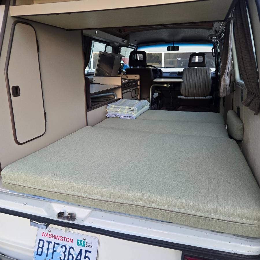 Vw-vanagon-westfalia-1984-white-5