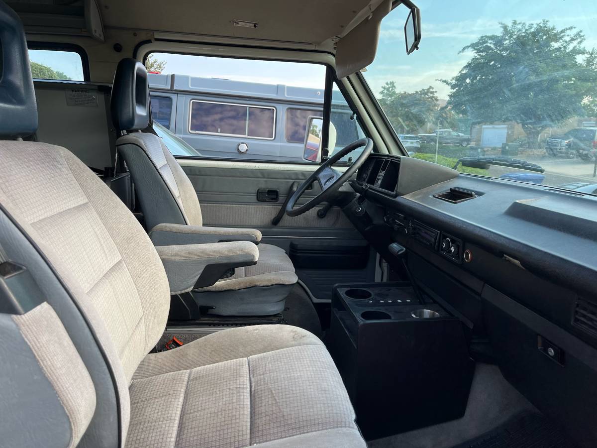 Vw-vanagon-westfalia-1990-white-10