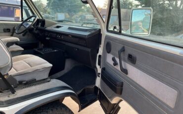 Vw-vanagon-westfalia-1990-white-15