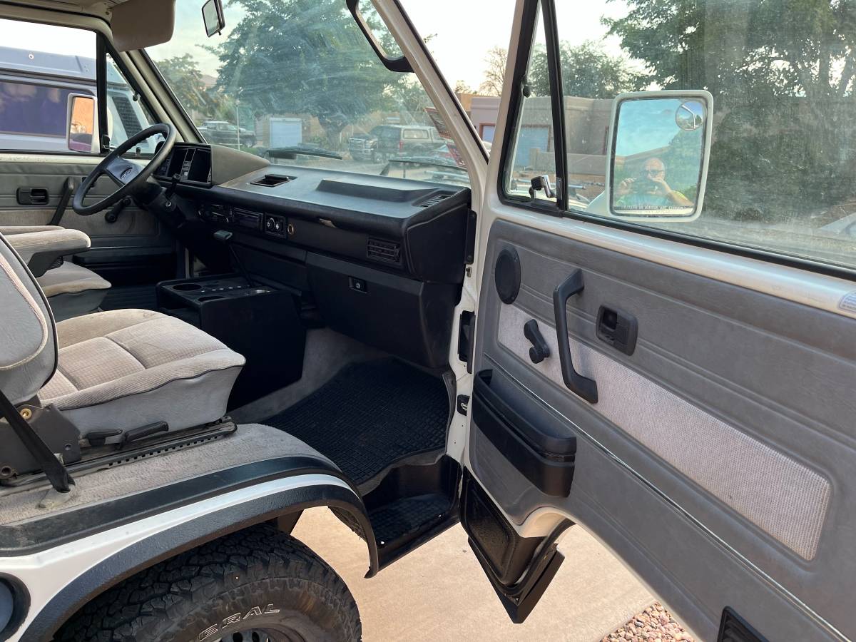 Vw-vanagon-westfalia-1990-white-15