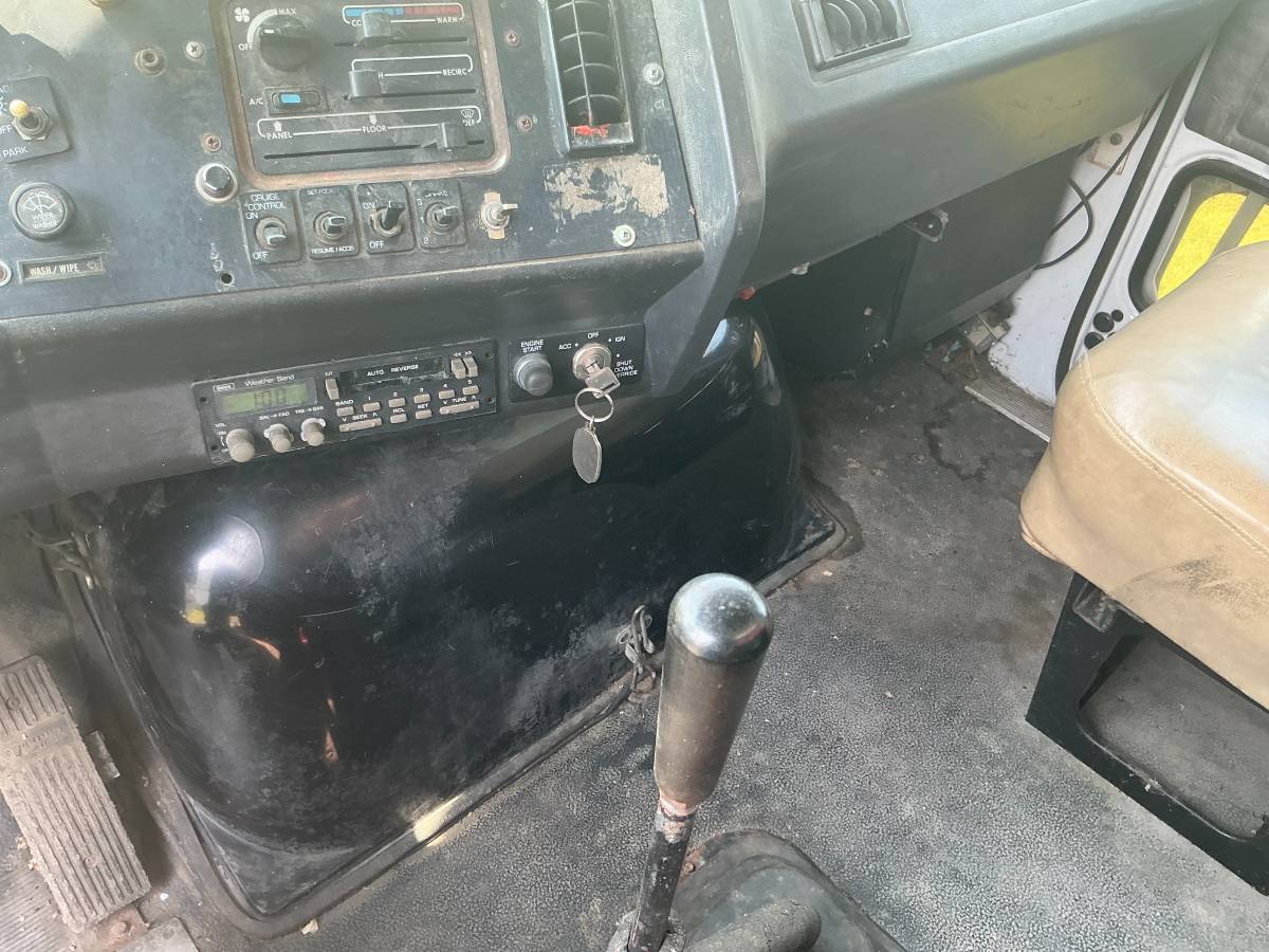 White-gmc-diesel-1994-white-15