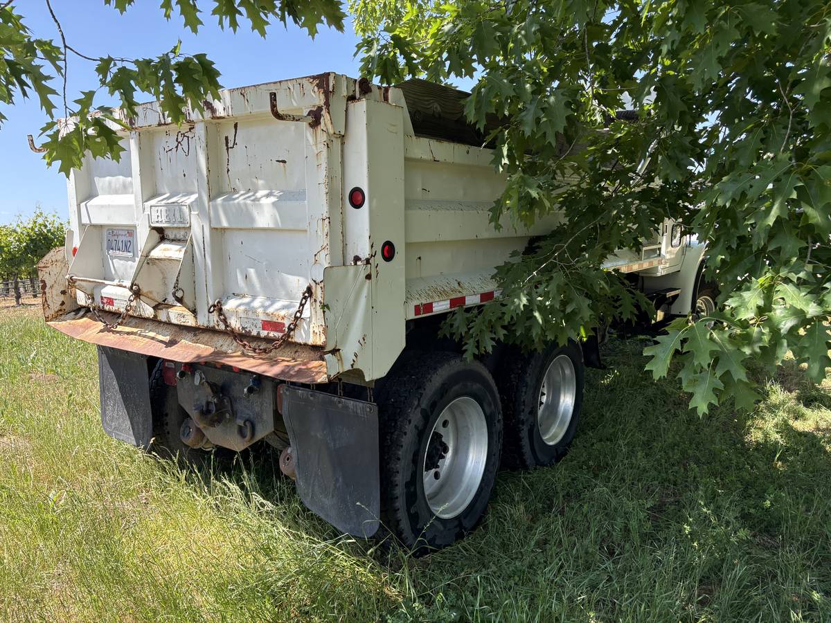 Whitegmc-dp-diesel-1992-white-4