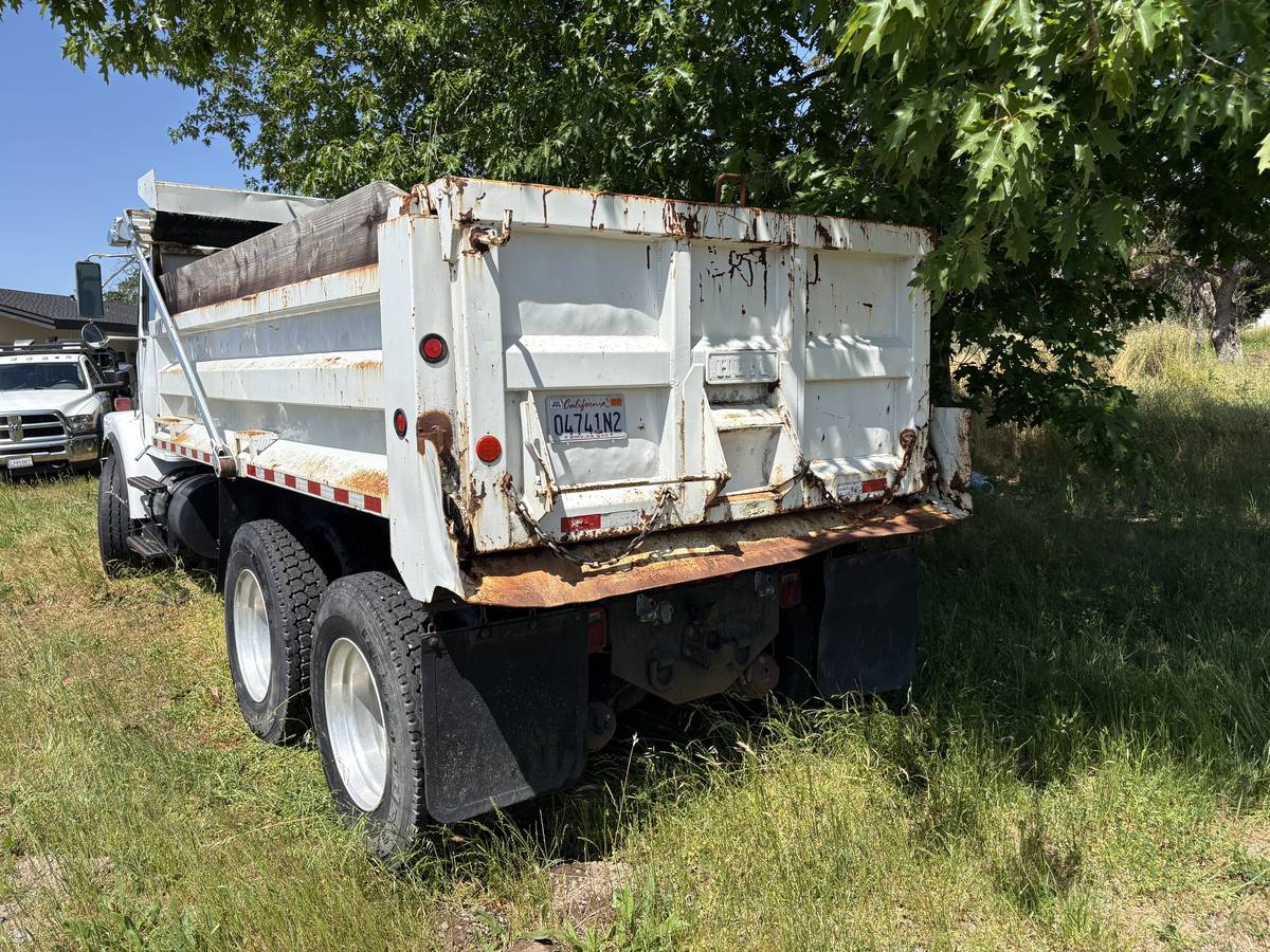 Whitegmc-dp-diesel-1992-white-5