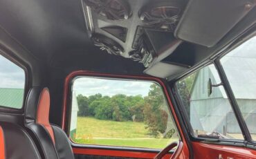 Willie-overland-pick-up-1947-orange-8