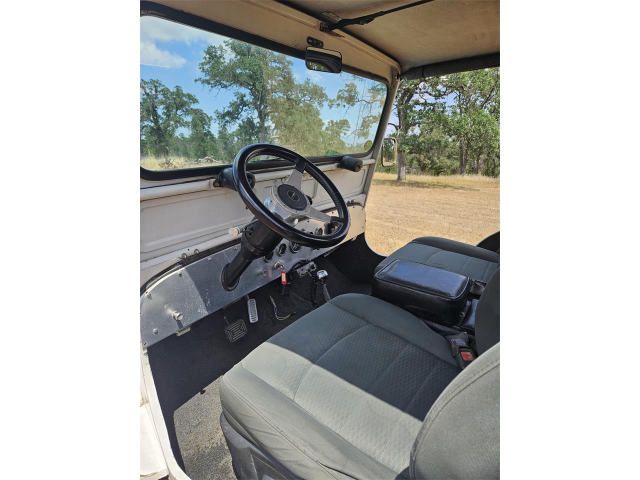 Willys-1943-White-Gray-7