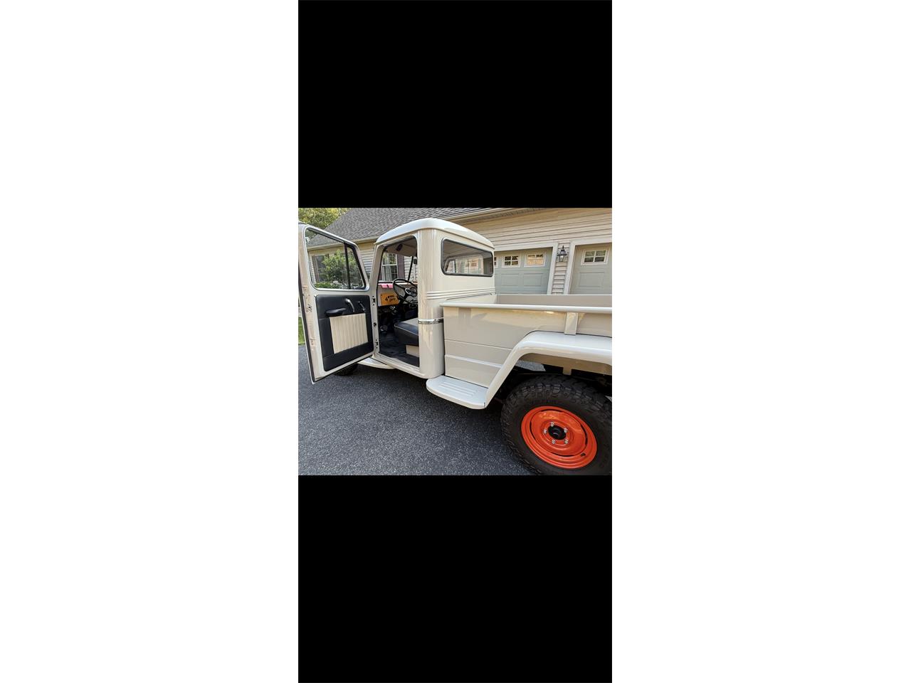 Willys-1960-GrayTan-BlackTan-10