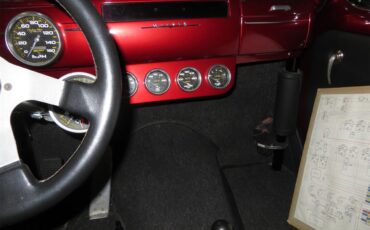 Willys-2-dr-coupe-1941-Red-Black-1