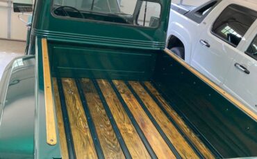 Willys-4-wheel-drive-truck-1961-green-11