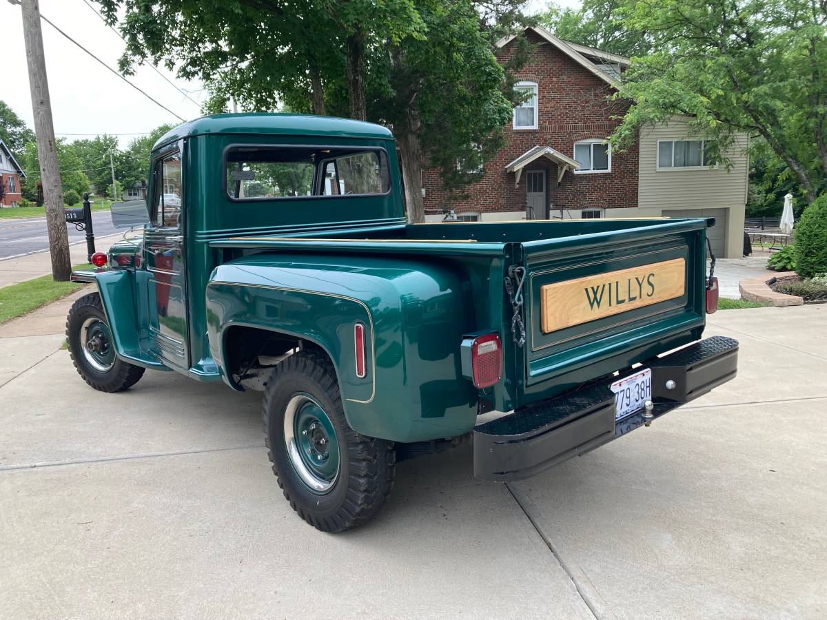 Willys-4-wheel-drive-truck-1961-green