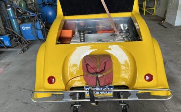 Willys-5-window-coupe-1933-Yellow-Black-4