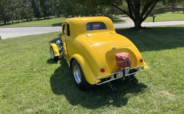 Willys-5-window-coupe-1933-Yellow-Black-5