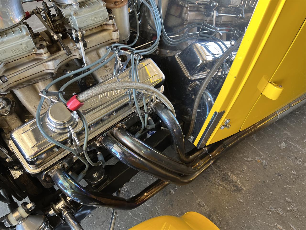 Willys-5-window-coupe-1933-Yellow-Black-8