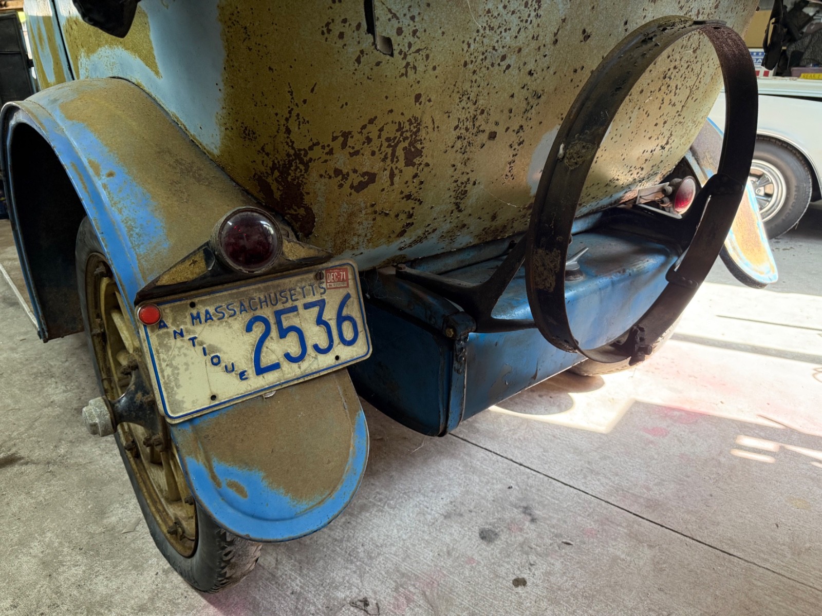 Willys-85-6-1917-Convertible-4
