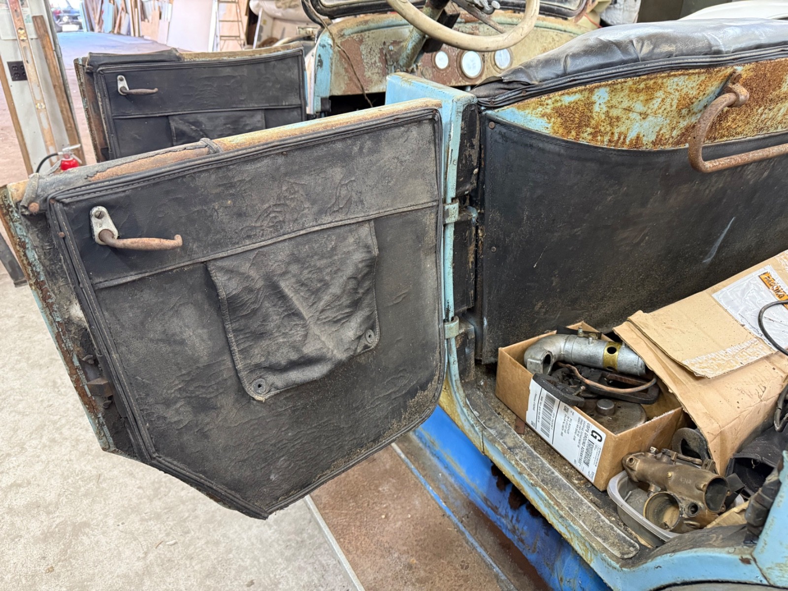 Willys-85-6-1917-Convertible-7