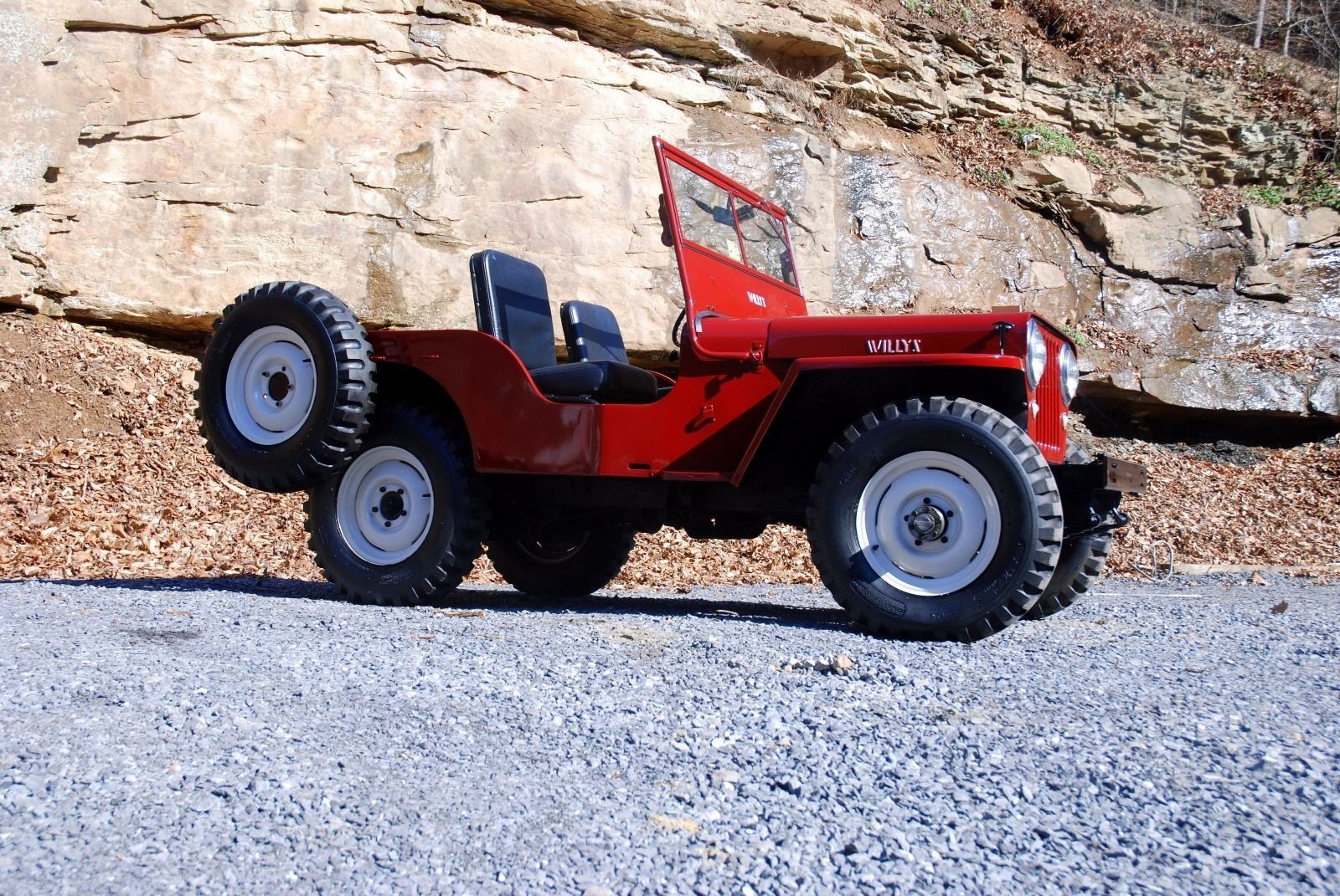 Willys-CJ2A-1947-Convertible-2
