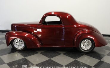 Willys-Coupe-1941-Razzling-Red-Dark-Gray-1