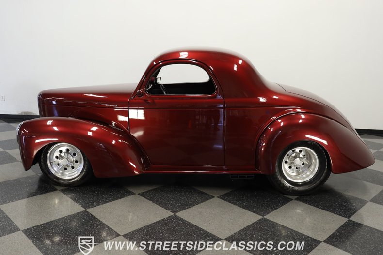 Willys-Coupe-1941-Razzling-Red-Dark-Gray-1