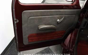 Willys-Coupe-1941-Razzling-Red-Dark-Gray-10