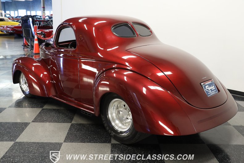Willys-Coupe-1941-Razzling-Red-Dark-Gray-18
