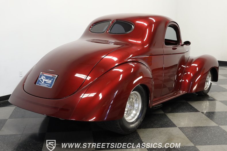 Willys-Coupe-1941-Razzling-Red-Dark-Gray-22