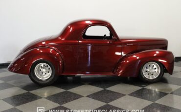 Willys-Coupe-1941-Razzling-Red-Dark-Gray-24