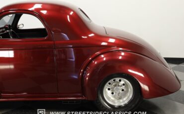 Willys-Coupe-1941-Razzling-Red-Dark-Gray-32