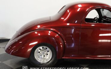 Willys-Coupe-1941-Razzling-Red-Dark-Gray-36