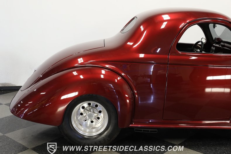 Willys-Coupe-1941-Razzling-Red-Dark-Gray-36