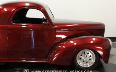 Willys-Coupe-1941-Razzling-Red-Dark-Gray-37