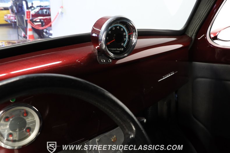 Willys-Coupe-1941-Razzling-Red-Dark-Gray-42