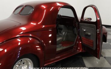 Willys-Coupe-1941-Razzling-Red-Dark-Gray-46