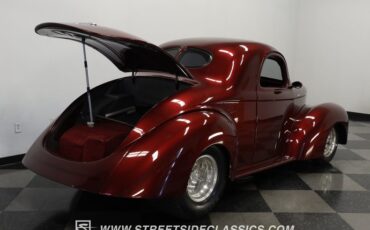 Willys-Coupe-1941-Razzling-Red-Dark-Gray-47
