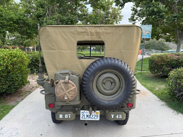 Willys-GPW-1944-Jeep-21