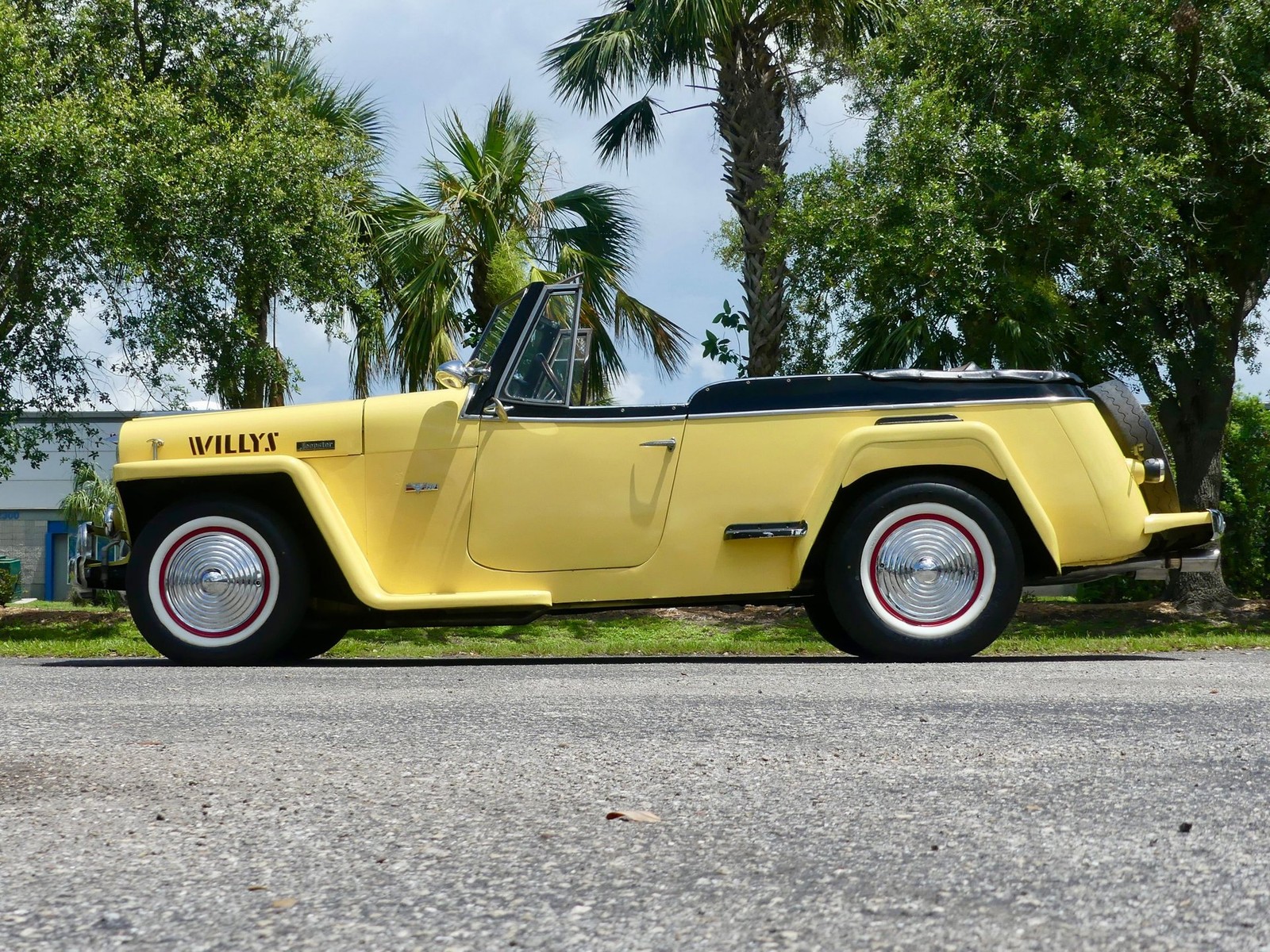 Willys-Jeepster-1949-Convertible-10