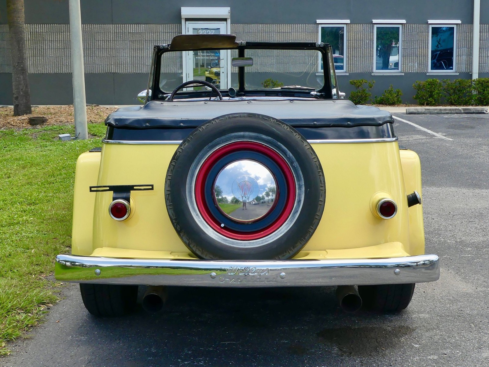 Willys-Jeepster-1949-Convertible-14