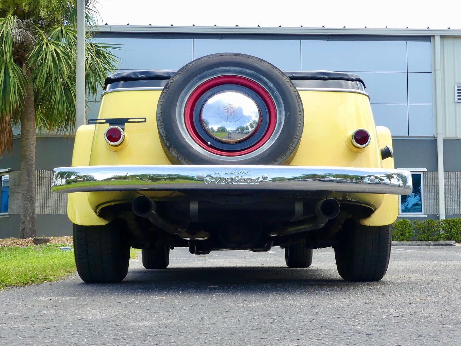 Willys-Jeepster-1949-Convertible-16