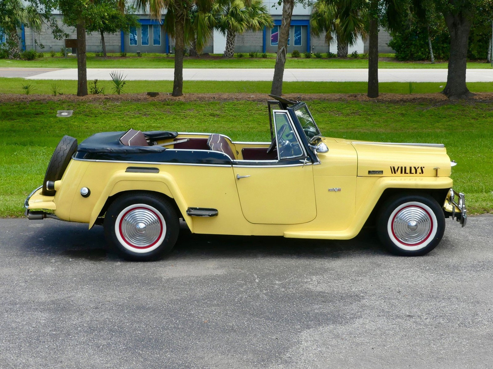 Willys-Jeepster-1949-Convertible-20