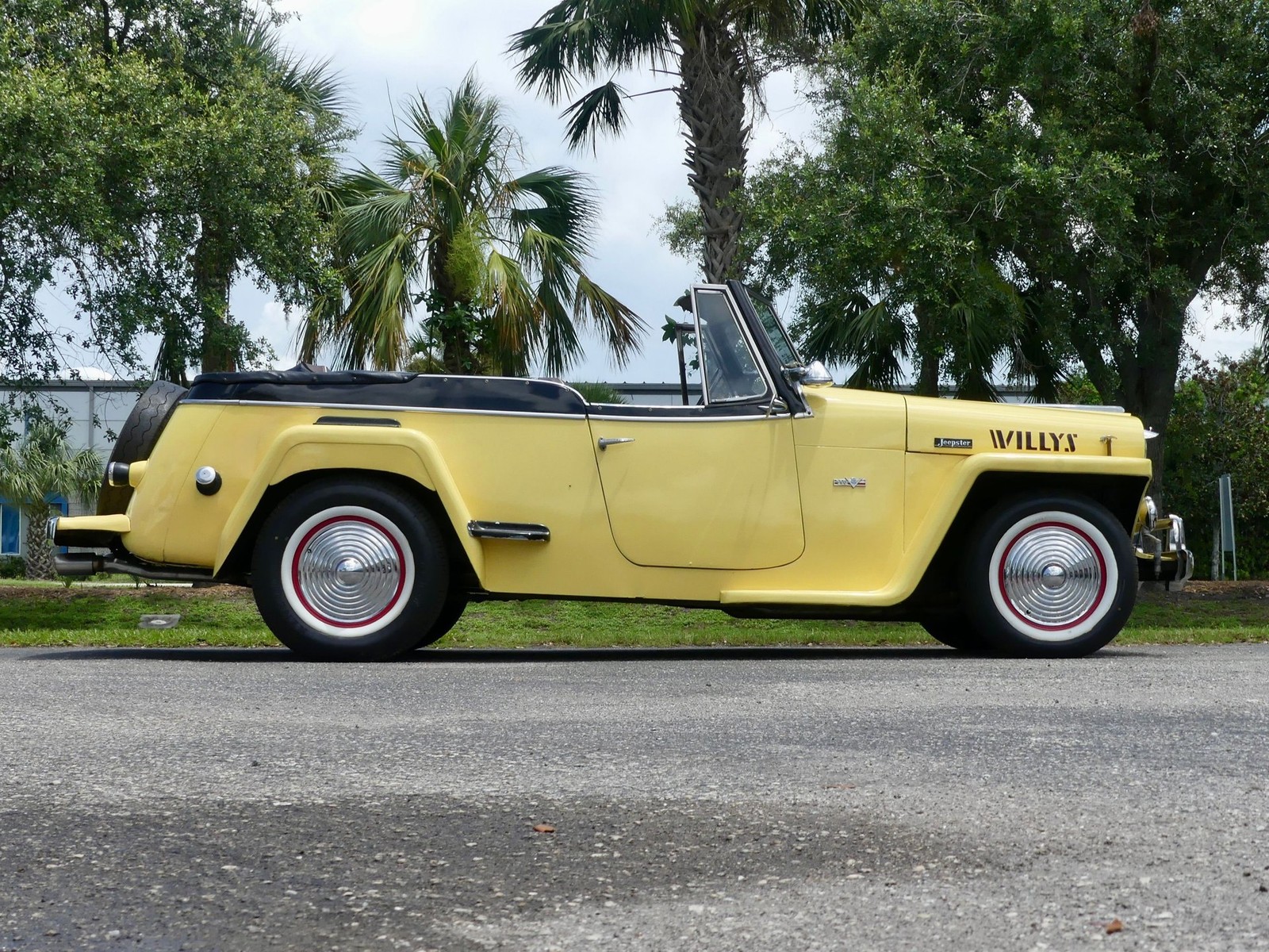 Willys-Jeepster-1949-Convertible-21