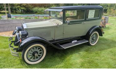 Willys-Knight-1928-Two-Tone-green-with-Sandstone-–-taupe-1