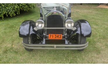Willys-Knight-1928-Two-Tone-green-with-Sandstone-–-taupe-24