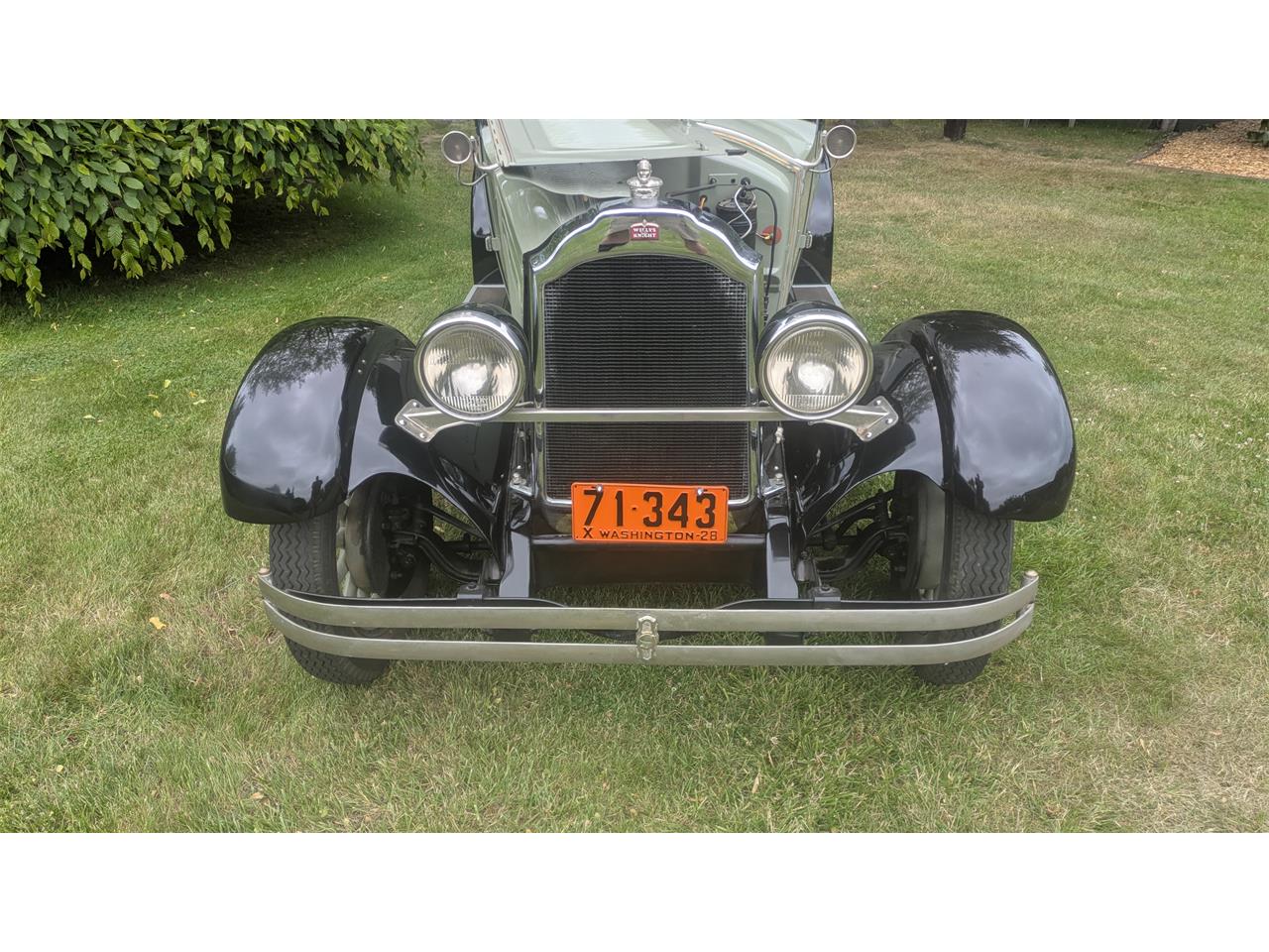 Willys-Knight-1928-Two-Tone-green-with-Sandstone-–-taupe-24