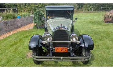 Willys-Knight-1928-Two-Tone-green-with-Sandstone-–-taupe
