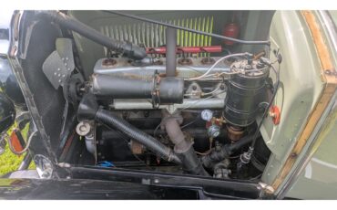 Willys-Knight-1928-Two-Tone-green-with-Sandstone-–-taupe-8